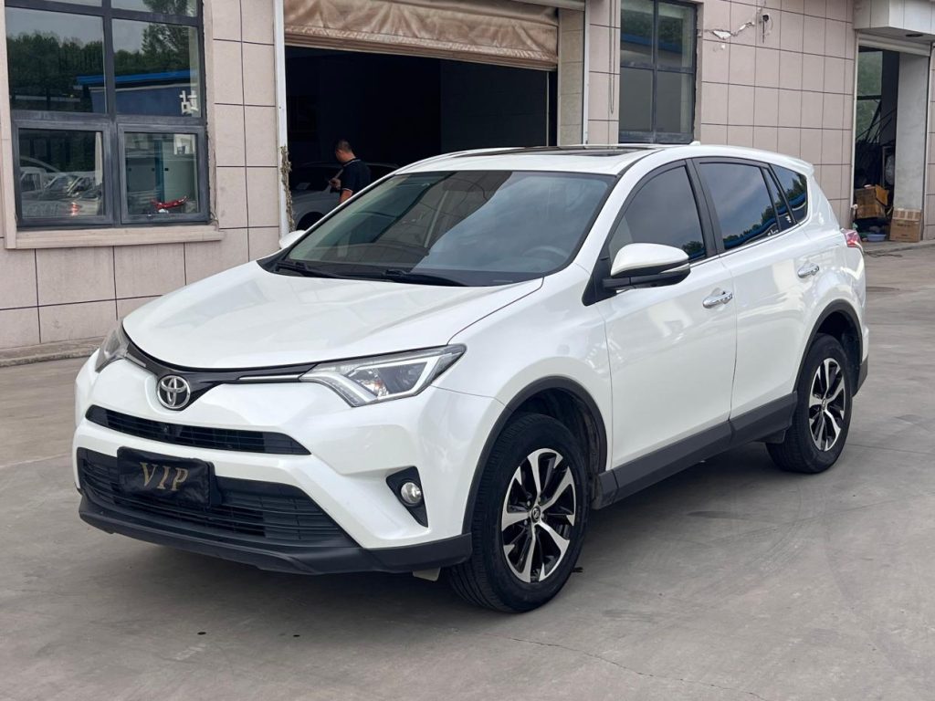 2016 Toyota RAV4 2.0L CVT 2WD Comfort vehicle photo 1