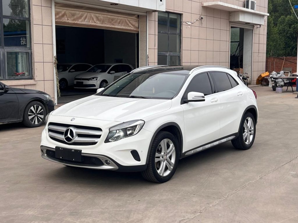 2018 Mercedes-Benz GLA 200 Dynamic vehicle photo 1