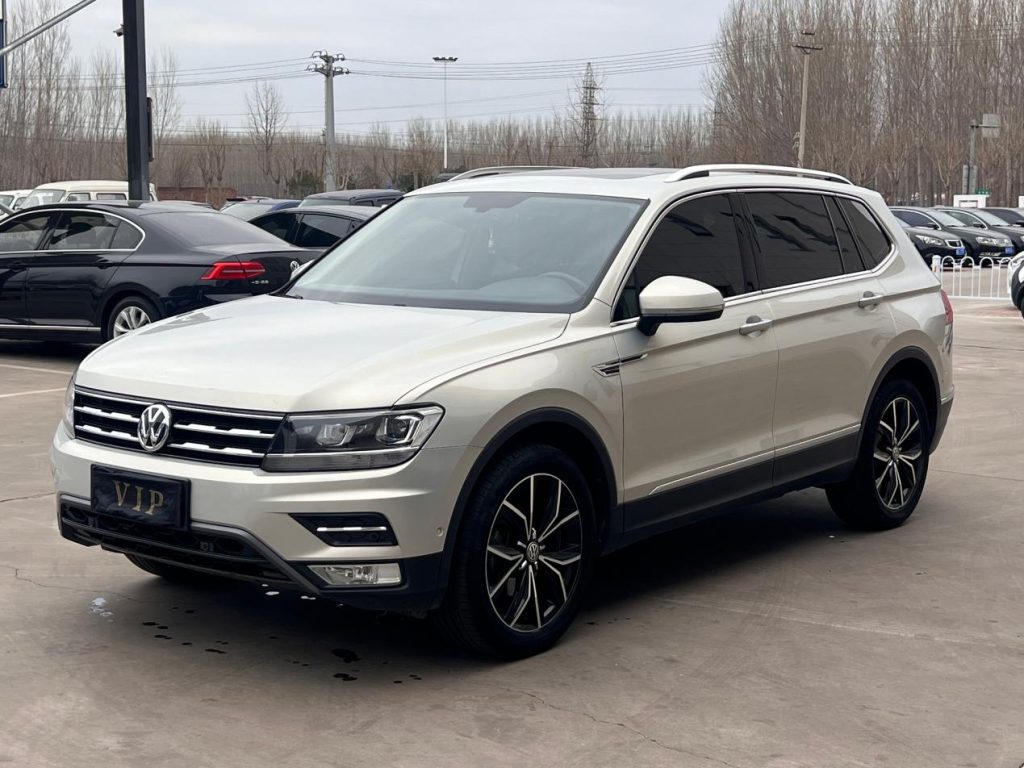 2020 Volkswagen Tiguan L 330TSI 2WD Luxury vehicle photo 1